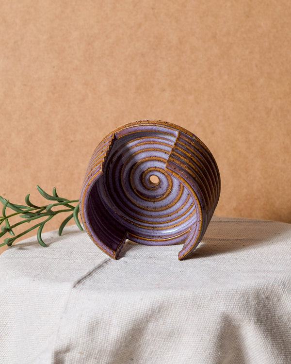 Wavy Lavender Sponge Rest