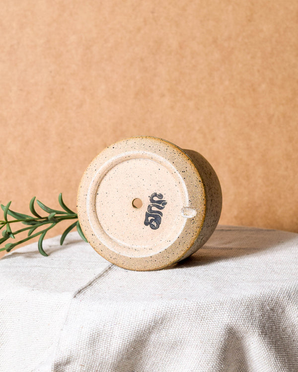 Eggshell Sponge Rest