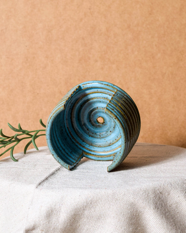 Wavy Robin's Egg Sponge Rest