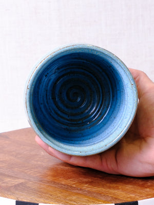 Sea-foam Wavy Vase